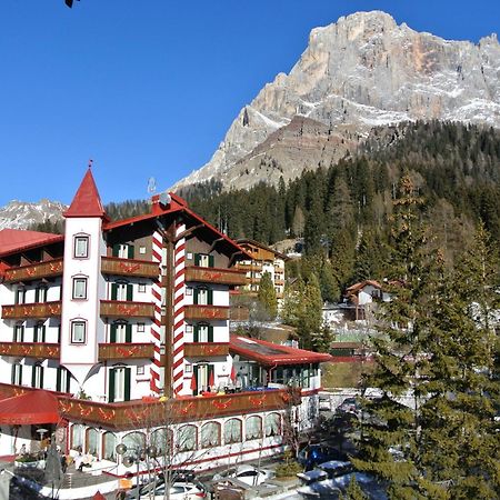 Hotel Regina San Martino Di Castrozza Exterior photo